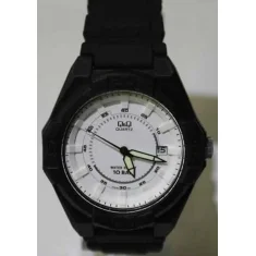 Q&Q A444-001